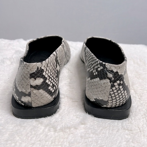 Saks Fifth Avenue Snake Embossed Black/White Leather Ballet Flat Slip size 7.5 - Picture 6 of 10